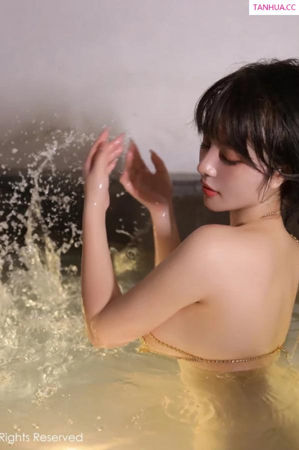   [XiuRen]高清写真图 2024.02.06 No.8075 沈思怡 丰腴美臀第16张图片
